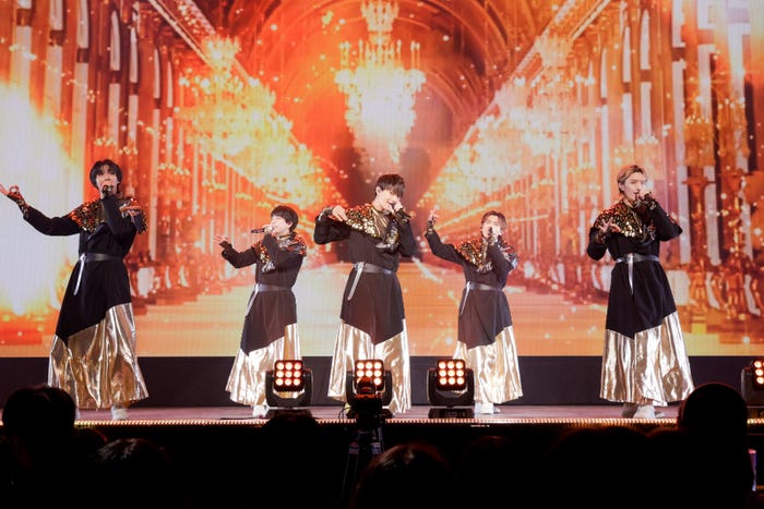 M!LK/撮影:笹森健一、米山三郎、小坂茂雄