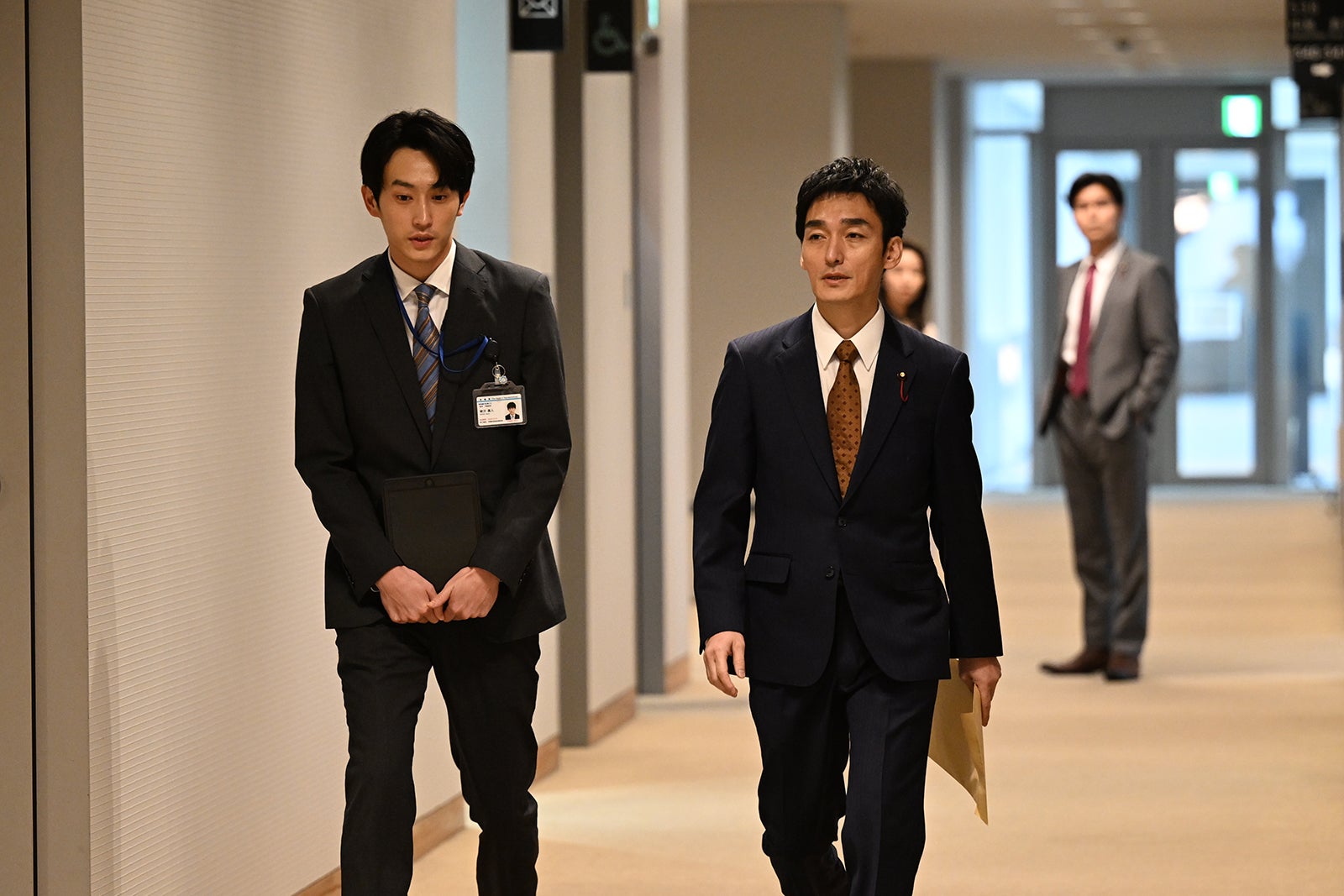 杉野遥亮、草なぎ剛 「罠の戦争」第7話より（C）カンテレ