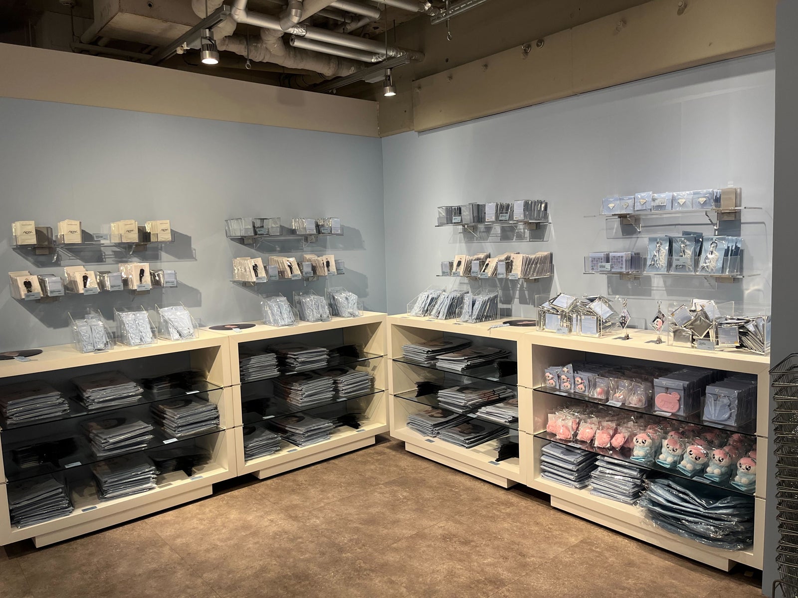 「SEVENTEEN WORLD TOUR [NEW_] IN JAPAN POP-UP STORE」（P）＆（C） PLEDIS Entertainment