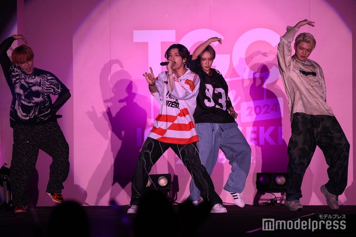 WOLF HOWL HARMONY(C)モデルプレス