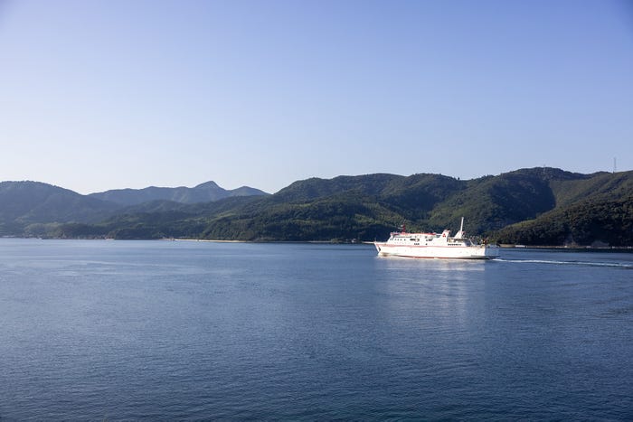 「未来をつくる島ホテル」より(C)TBS