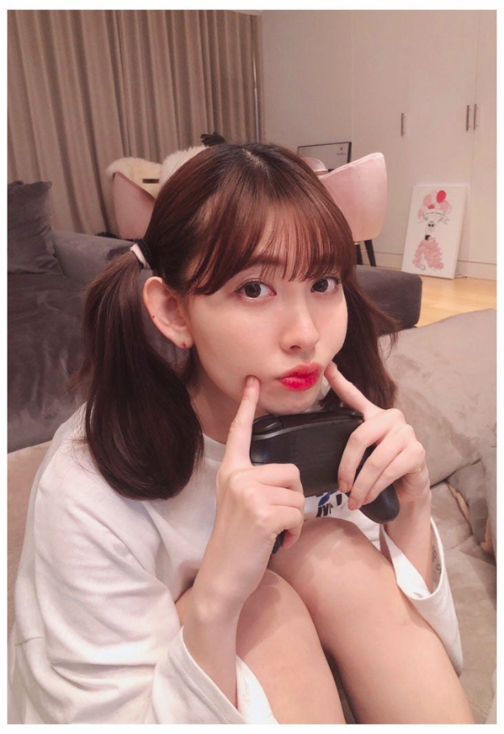 小嶋陽菜“久々”のツインテールショットにファン歓喜「破壊力抜群」「似合いすぎ」と絶賛の声