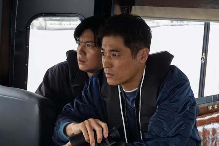 加藤シゲアキ、佐藤隆太「新東京水上警察」(C)フジテレビ
