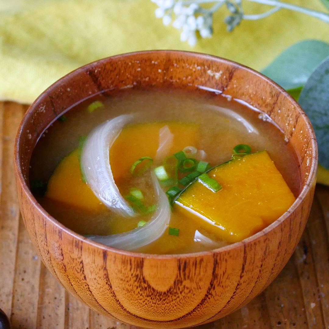 かぼちゃと玉ねぎのみそ汁