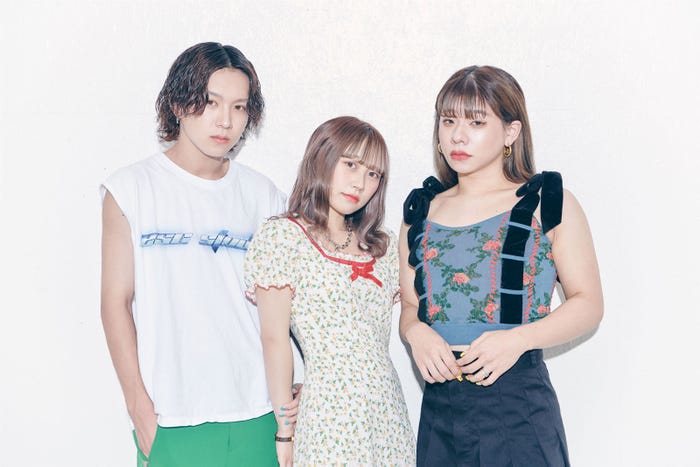 ウチら3姉妹 (提供写真)