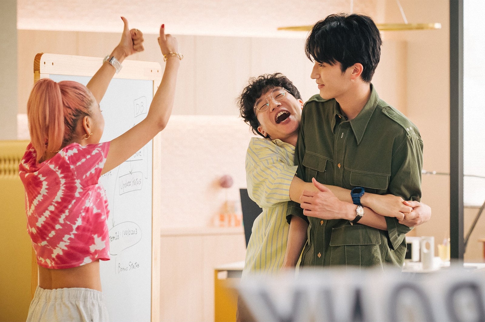 前原滉、杉野遥亮／「ユニコーンに乗って」第1話より（C）TBS／撮影：加藤春日