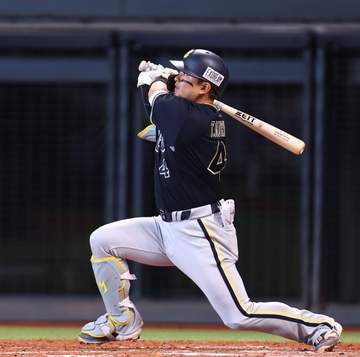 オリックスが乱打戦制す 最大5点差を逆転 本塁打攻勢で一時同点、八回は中川が走者一掃の逆転3点三塁打