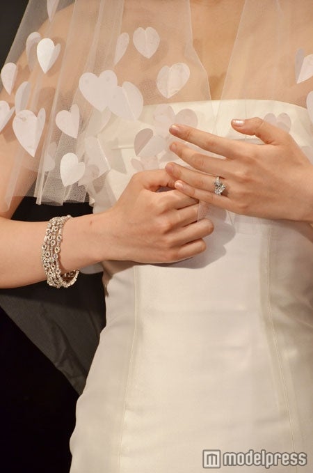 5.03カラットのダイヤモンドリング（6000万超）、22.93カラットのダイヤモンドブレスレット（2900万円超）