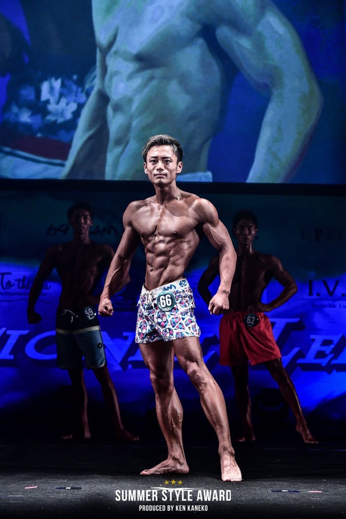 サーフモデル優勝・櫻井亮輔さん (提供写真)