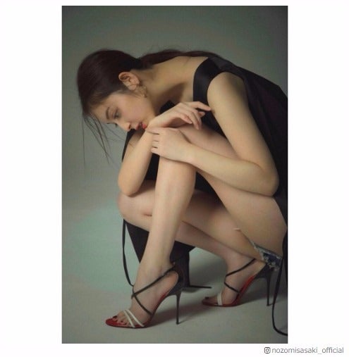 佐々木希の 極上美脚 に釘付け すべてが美しすぎる 国宝級 モデルプレス