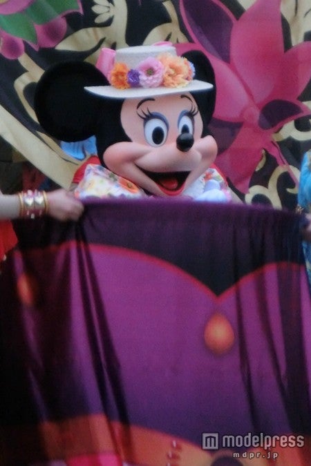 魔法の祭典「スプリングタイム・サプライズ」／ミニーの早着替え