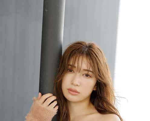美しすぎるリングガールで話題・雪平莉左、“グラビア界指折り”圧巻ボディ解放