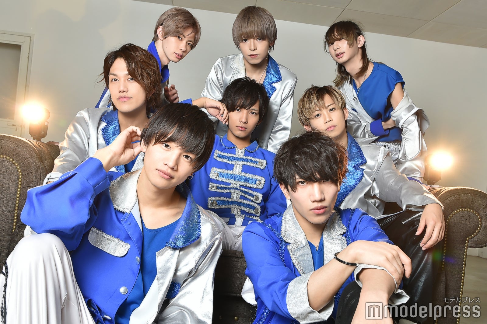 TRYZERO（後列左から）東条歩、時音、染谷柚太（中列左から）TATSUYA、雨宮みさき、海道ロバート（前列左から）成瀬貴將、谷津翼（C）モデルプレス