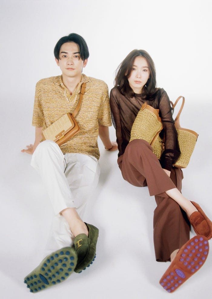 (左から)町田啓太、飯豊まりえ(画像提供:小学館)