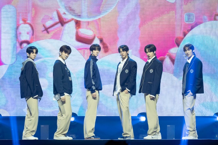 SEVENTEEN弟分・TWS、香港でも爽やかさ全開 確かなスキル見せつける＜KCON HONG KONG 2024＞