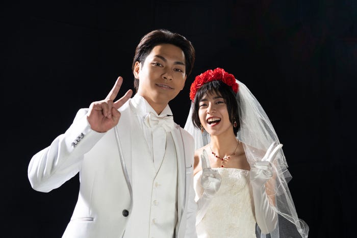 柳楽優弥、黒島結菜(C)乃木坂太郎/小学館(C)2024映画「夏目アラタの結婚」製作委員会