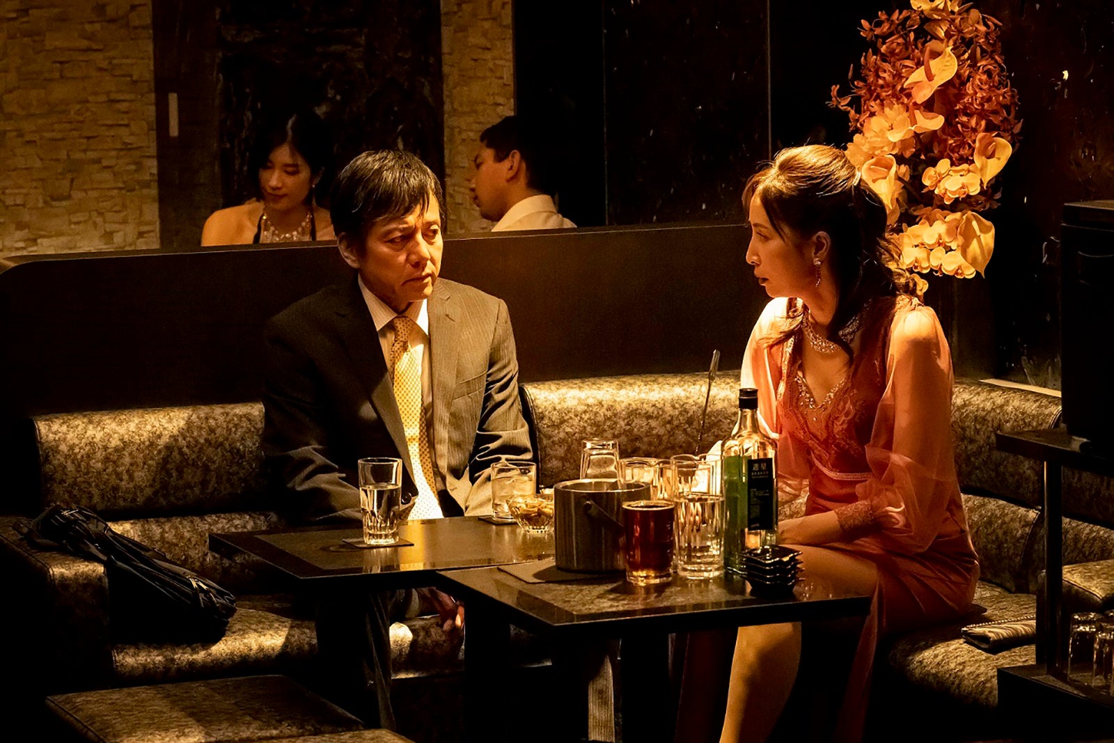 勝村政信、真飛聖「弁護士ソドム」第5話より（C）テレビ東京