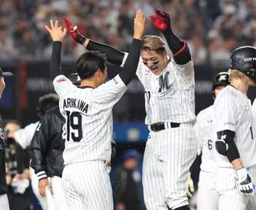ロッテが唐川引退試合で劇的サヨナラ勝ち 山口がバックスクリーンへの劇弾で華添える「唐川さんを良い形で送り出せた」唐川はカットボールで正木を三振「僕の19年を表した投球」