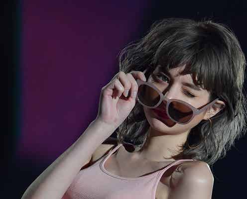 瑛茉ジャスミン、ほっそりウエストあらわ 会場の視線釘付けに<神コレ2018S/S>