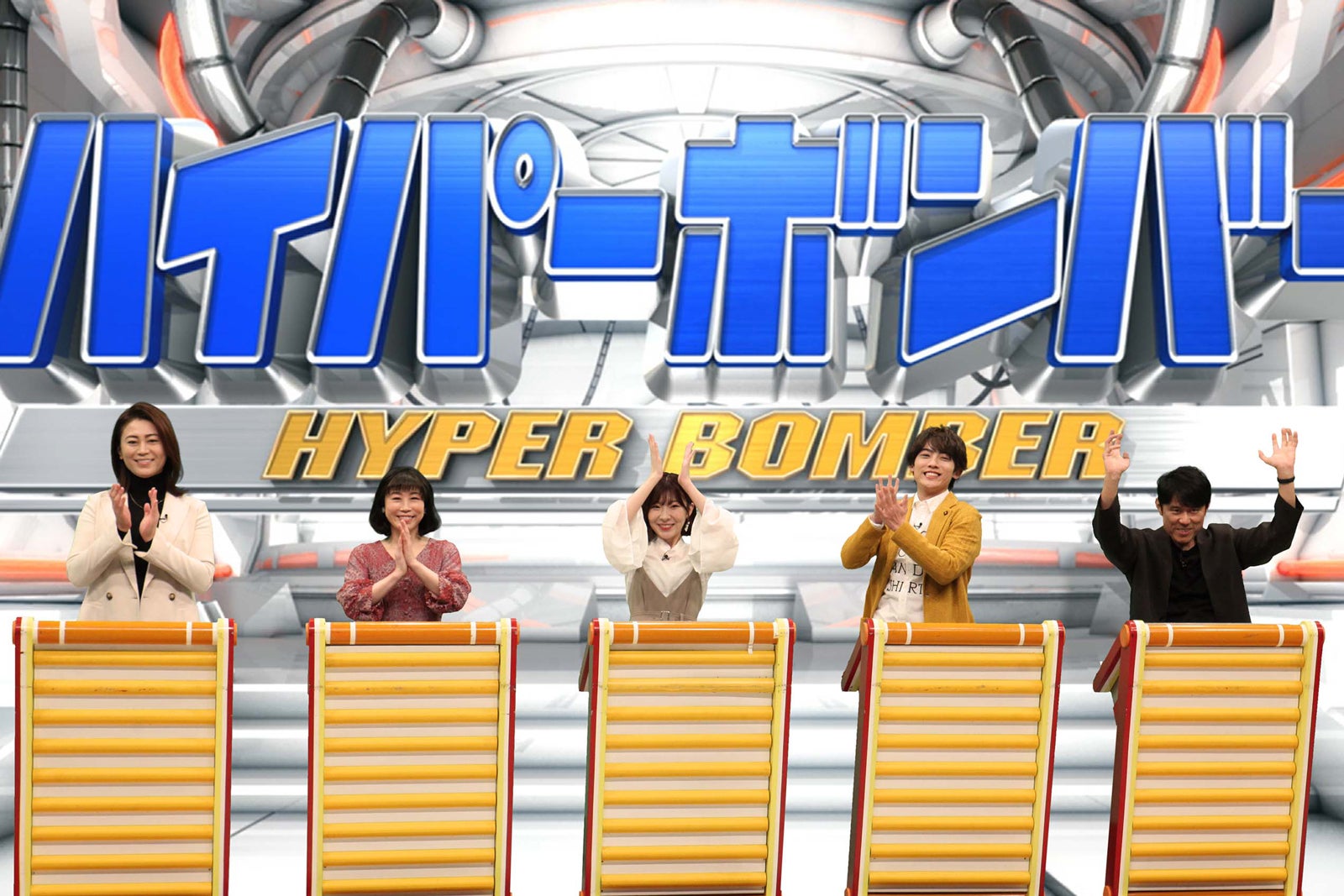 （左から）氷川きよし、水森かおり、岩佐美咲、辰巳ゆうと、原田泰造 （C）フジテレビ