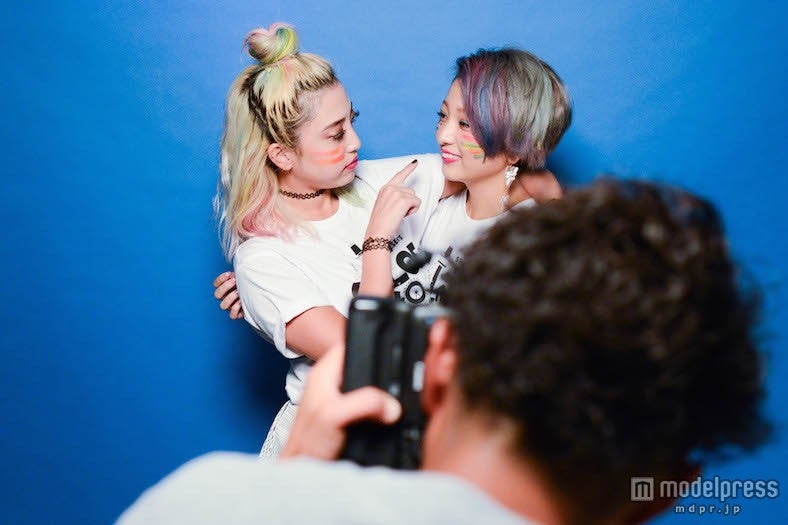 姉妹のように息のあったコンビネーション／植野有砂、なつぅみ