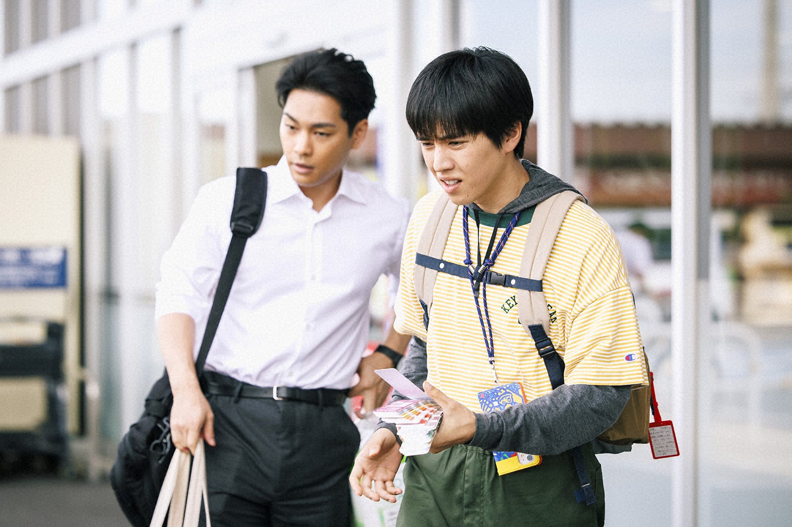 柳楽優弥、坂東龍汰「ライオンの隠れ家」第1話（C）TBS