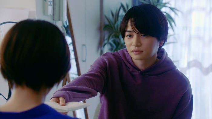 菊池風磨(C)「隣の男はよく食べる」製作委員会