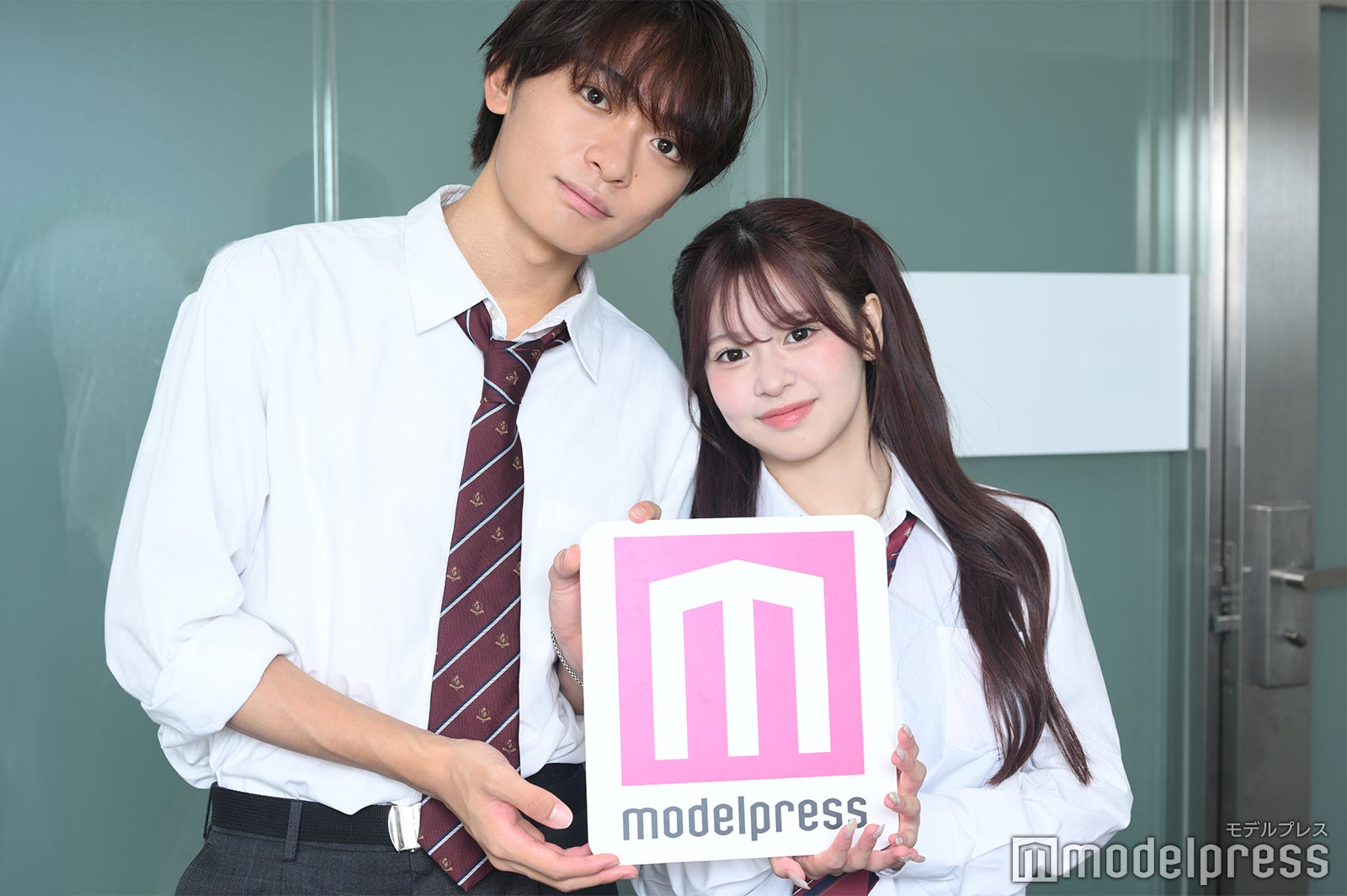 黒木聖那、米澤りあ（C）モデルプレス