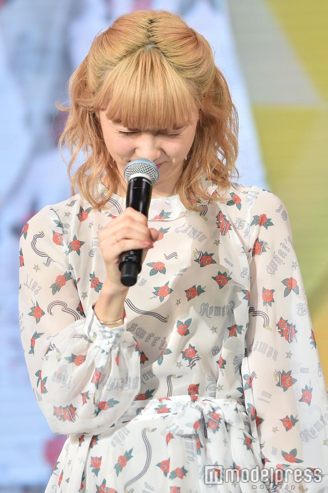 歌詞が出てこなかった時を再現（C）モデルプレス