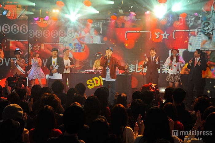 参加者全員で「今夜はブギー・バック」熱唱