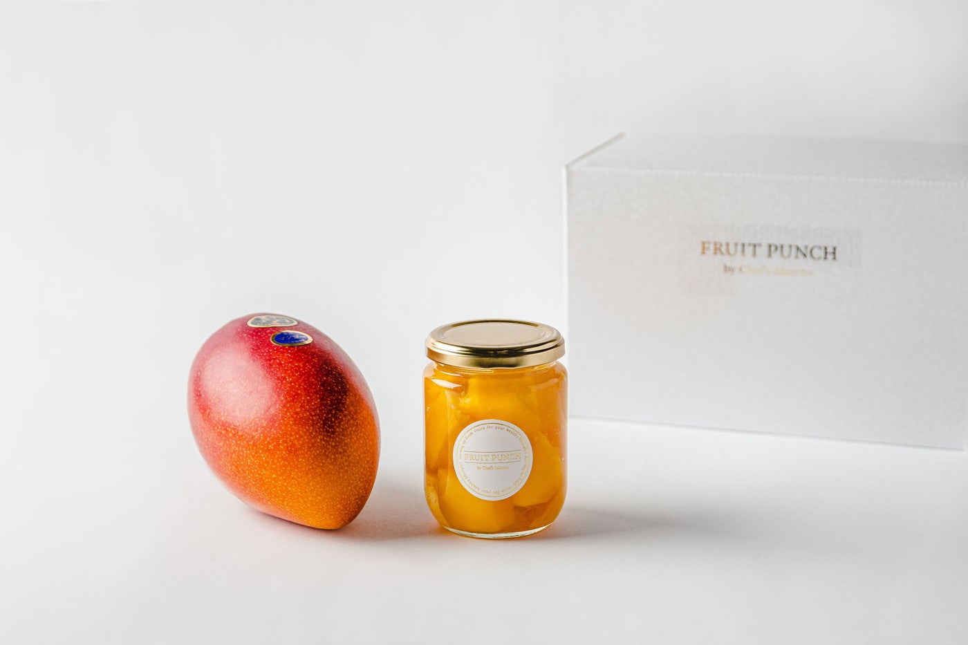 太陽のタマゴ1玉、“太陽のタマゴ“フルーツポンチ小瓶1個／9,000円（税込）／提供画像