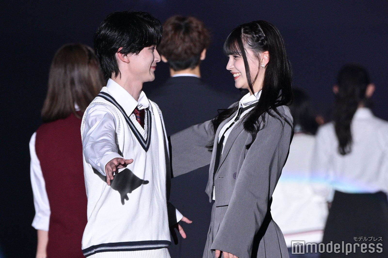 阿部創馬、夏川メガン（C）モデルプレス