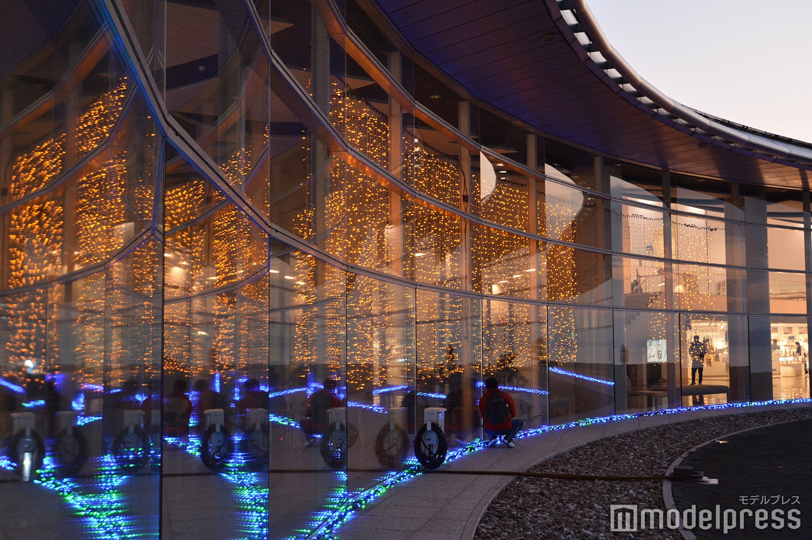 （C）モデルプレス