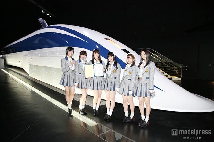 (左から)磯原杏華、須田亜香里、松井玲奈、高柳明音、大場美奈、古畑奈和