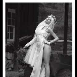 ミランダ・カー Photo by SEBASTIAN FAENA(V MAGAZINE)