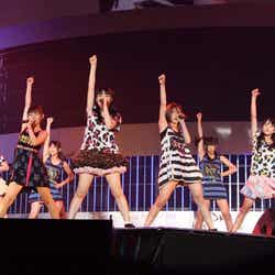 a-nationでパフォーマンスをするCheeky Parade