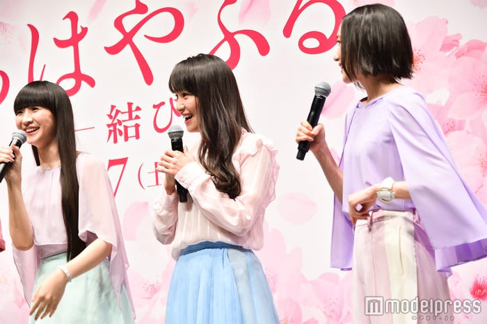 驚くあ~ちゃん、のっち (C)モデルプレス