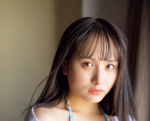 パラディーク新谷真由、シーツ纏い色白ボディ際立つ