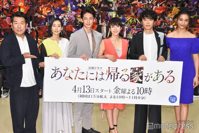 (左から)藤本敏史、木村多江、玉木宏、中谷美紀、ユースケ・サンタマリア、高橋メアリージュン (C)モデルプレス