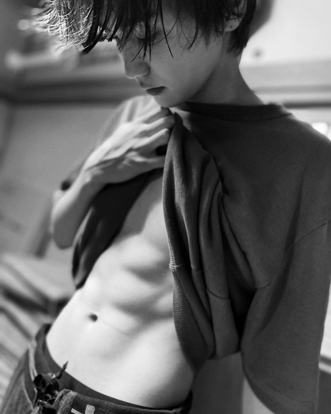 THE RAMPAGE吉野北人「魔法のリノベ」で話題の美腹筋披露「レアすぎる」「ドキドキが止まらない」の声