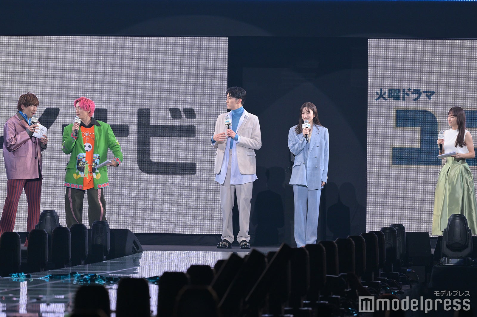 「ユニコーンに乗って」コラボステージの様子（C）モデルプレス