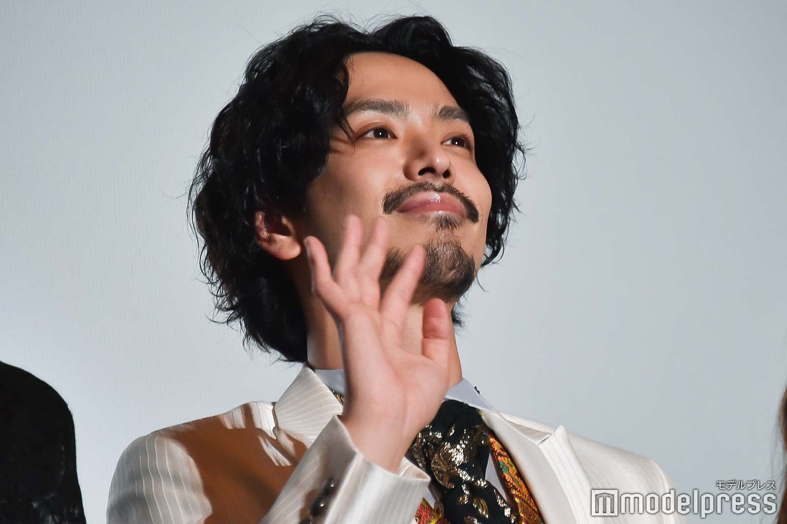 黒羽麻璃央 （C）モデルプレス