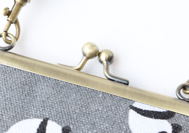 付録　ムック　スマホショルダーバッグ　がま口デザイン　お洒落