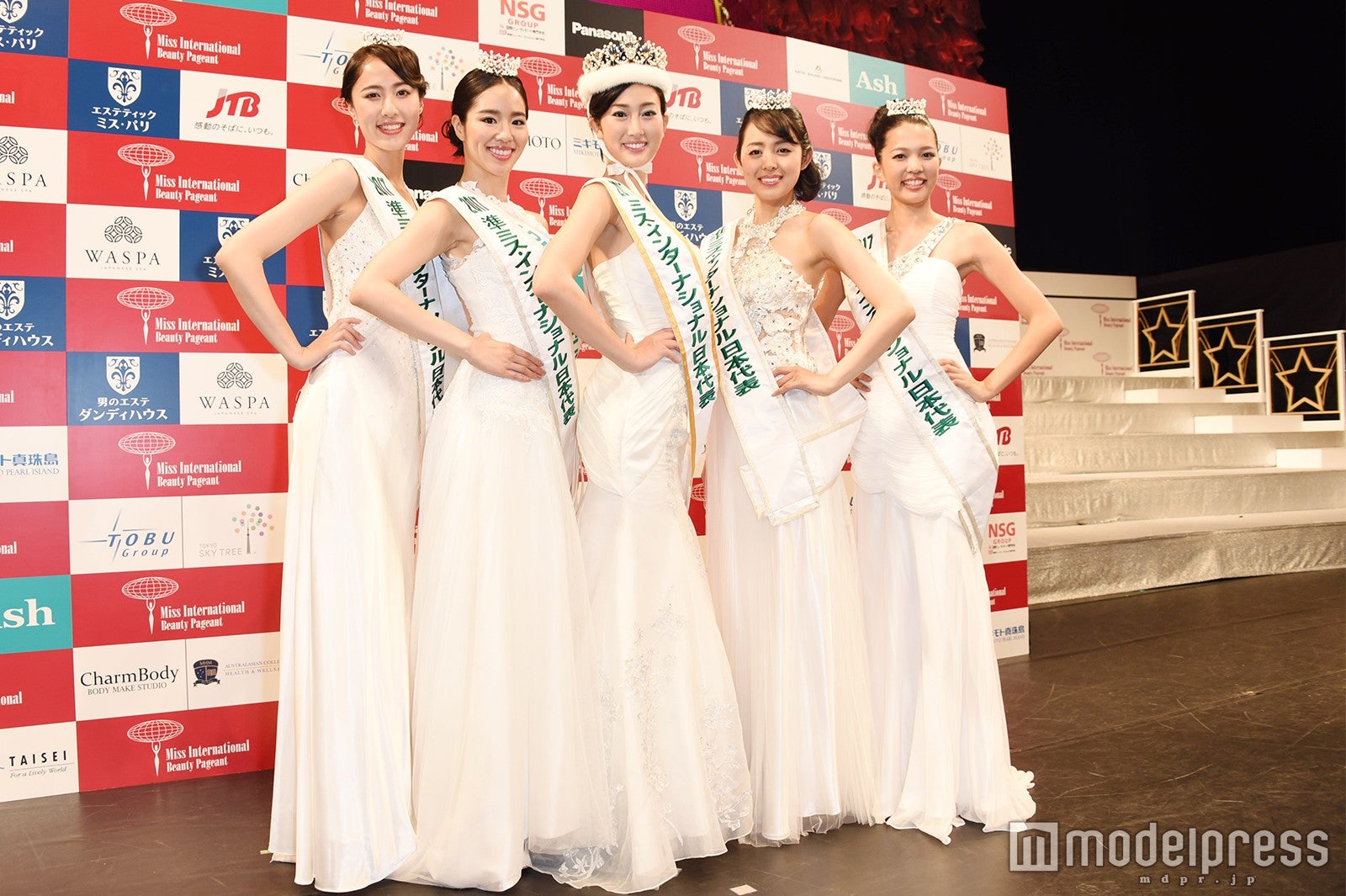 （左から）文室理惠さん、村上麻衣さん、筒井菜月さん、福井千聖さん、大倉由莉さん （C）モデルプレス