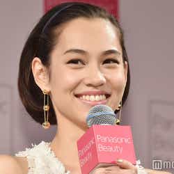 モデルプレス - 水原希子、美人母との2ショット公開「最強親子」「笑顔がそっくり」と反響