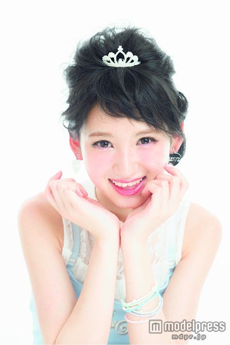 荻原里奈はにこるんの事務所の後輩。“妹分”として注目/「Popteen」8月号より(画像提供:角川春樹事務所)