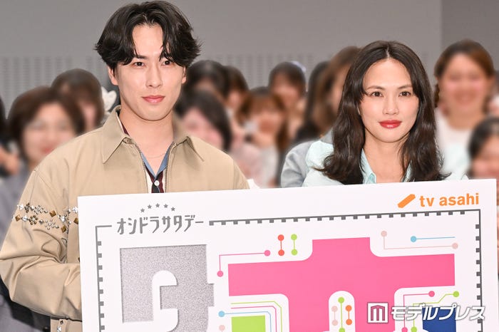 宮舘涼太、臼田あさ美(C)モデルプレス