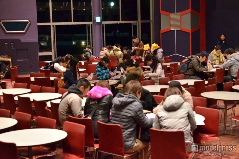 ディズニーランド初の謎解きプログロム「魔法にかけられた夜の王国　奪われたハピネスを取り戻せ！」／イベント中の様子