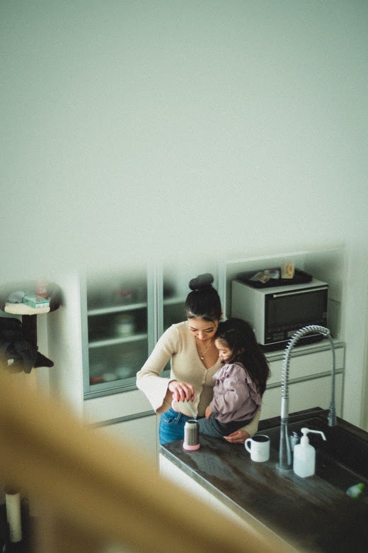 紅蘭＆愛娘（画像提供：KADOKAWA）