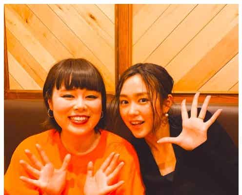 桐谷美玲、左手薬指の指輪に注目する声 ブルゾンちえみとの2ショットに反響